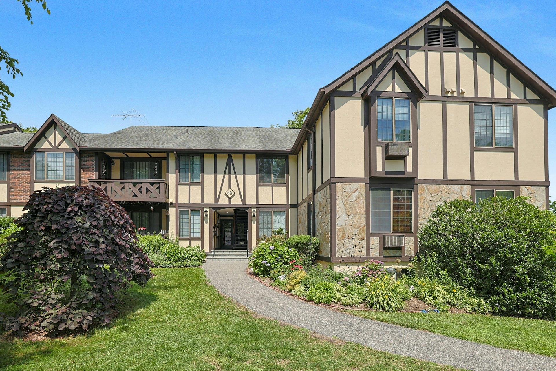 Welcome to 68-4 Foxwood Drive!