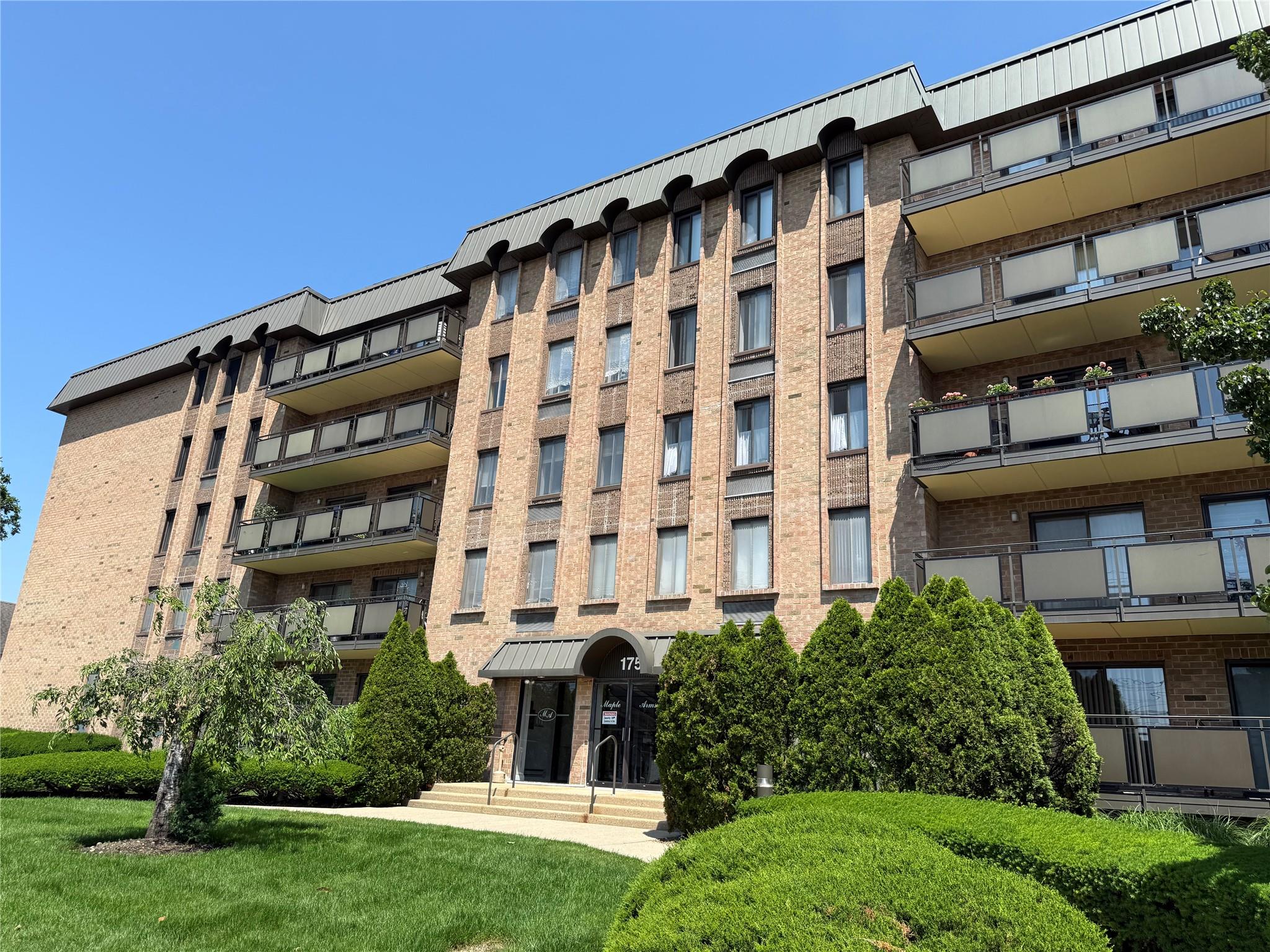 View of apartment building / complex