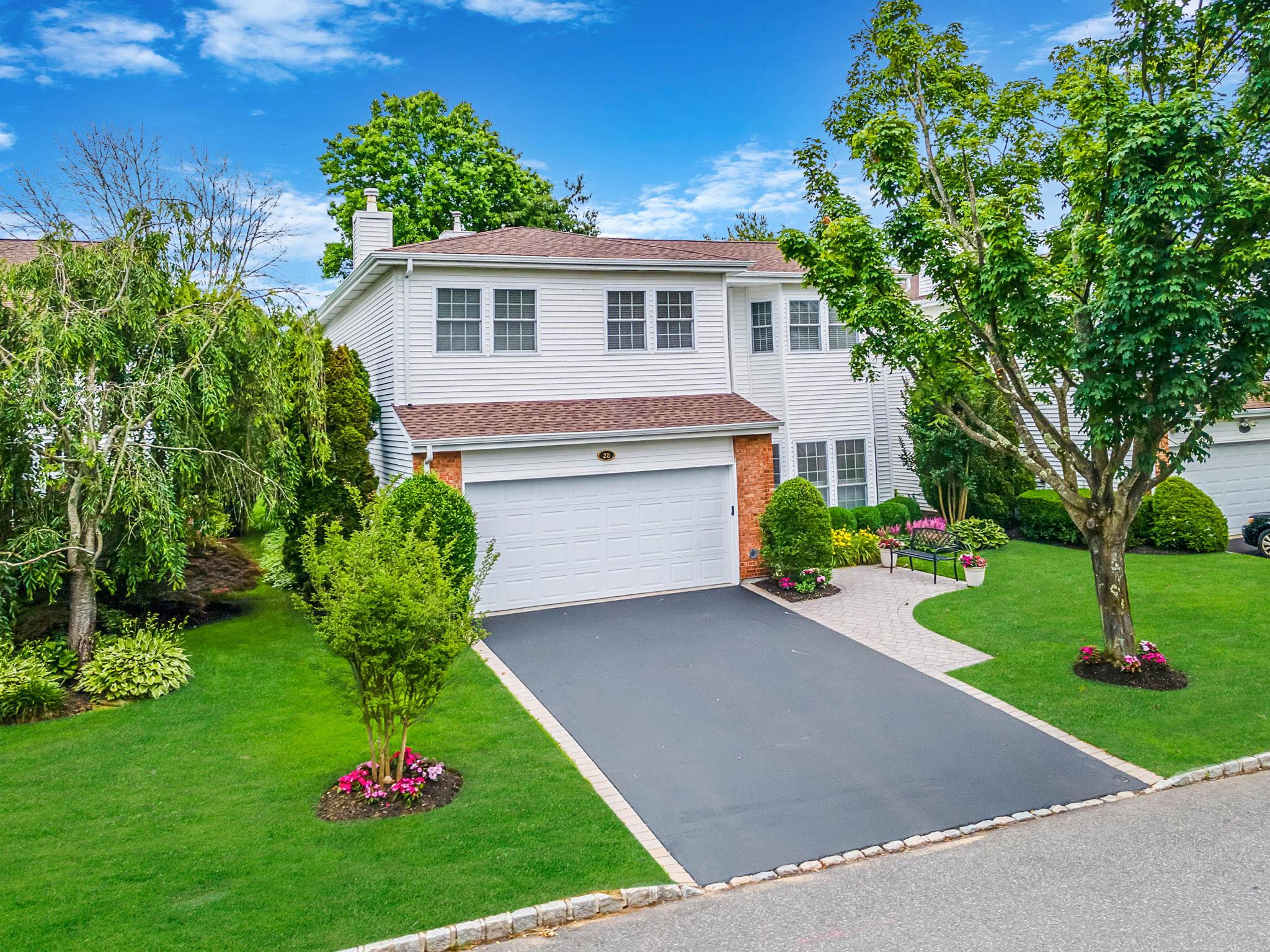 View of front of home, stand -alone villa