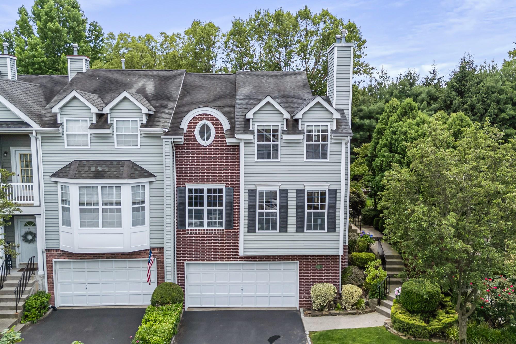 Townhome /End-Unit property, 2-car garage