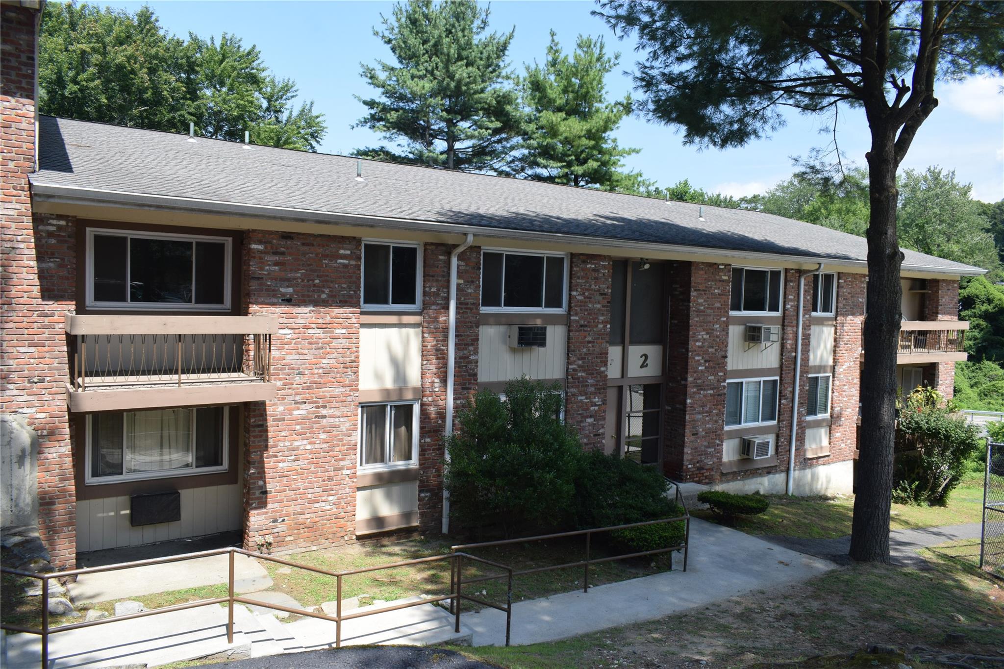 Welcome to 2 Woods Circle