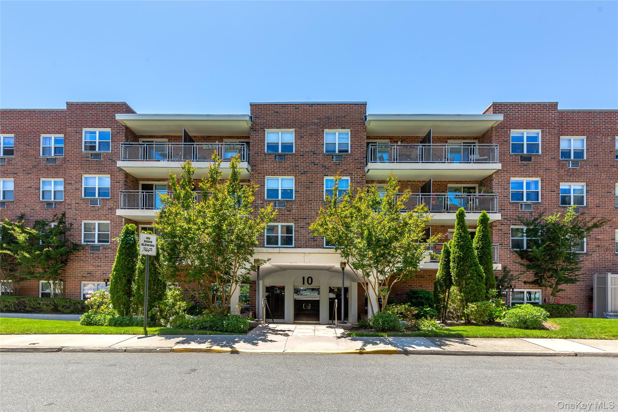 View of apartment building / complex