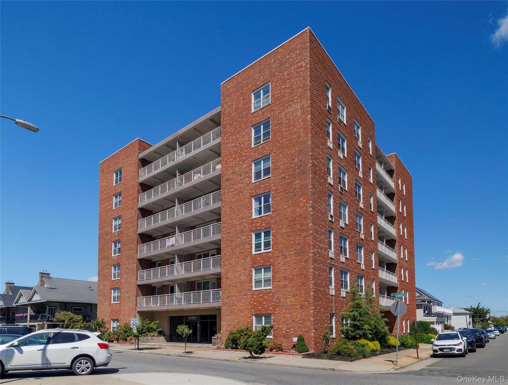 View of apartment building / complex