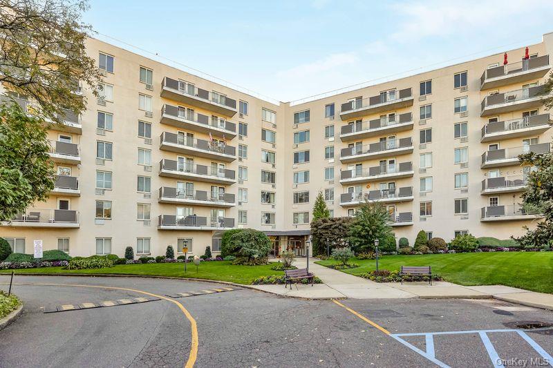 View of apartment building / complex