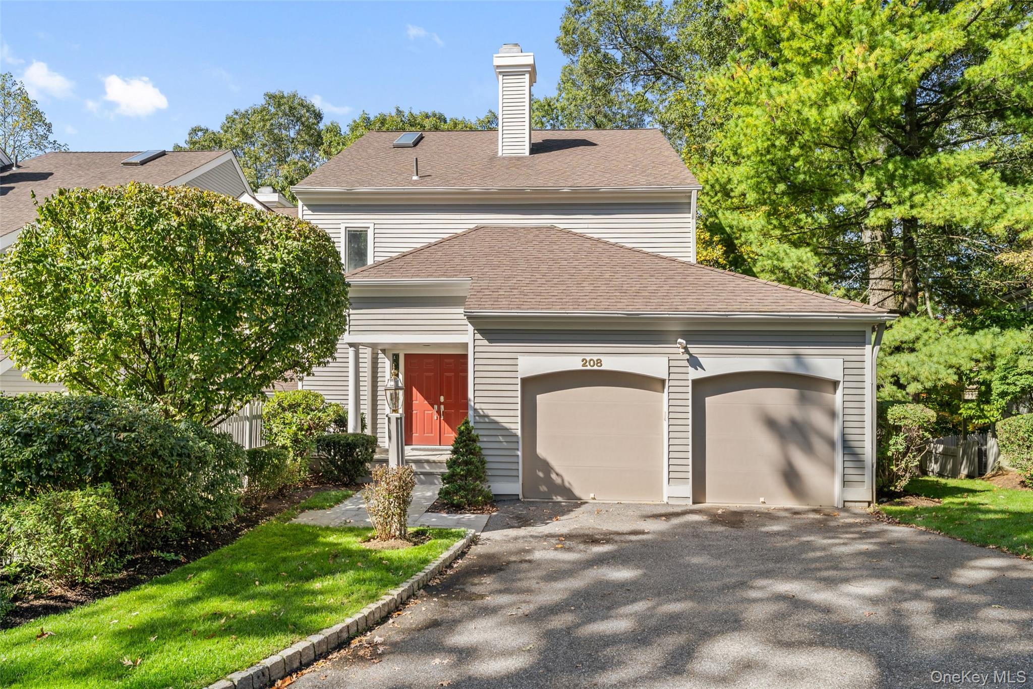 Welcome Home to 208 Boulder Ridge!