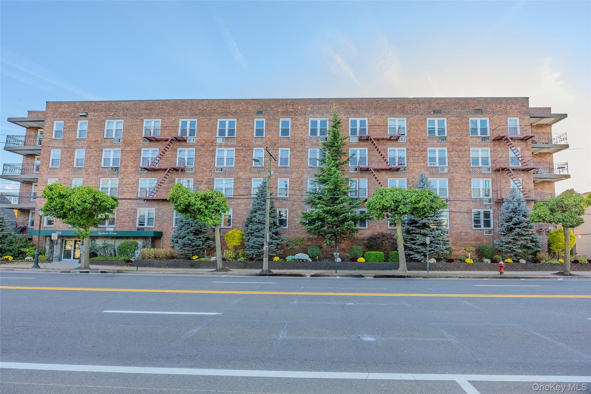 View of apartment building / complex