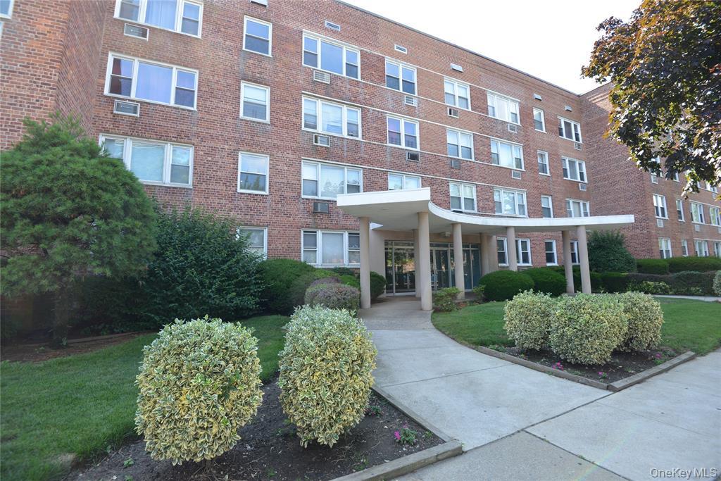 View of apartment building / complex