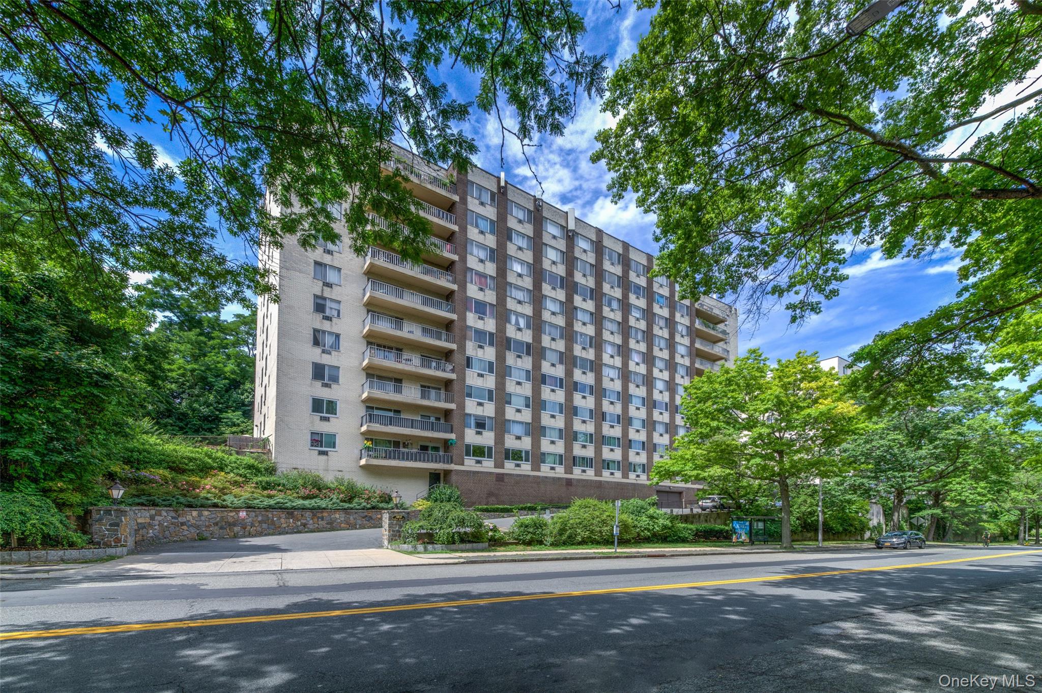 View of apartment building / complex