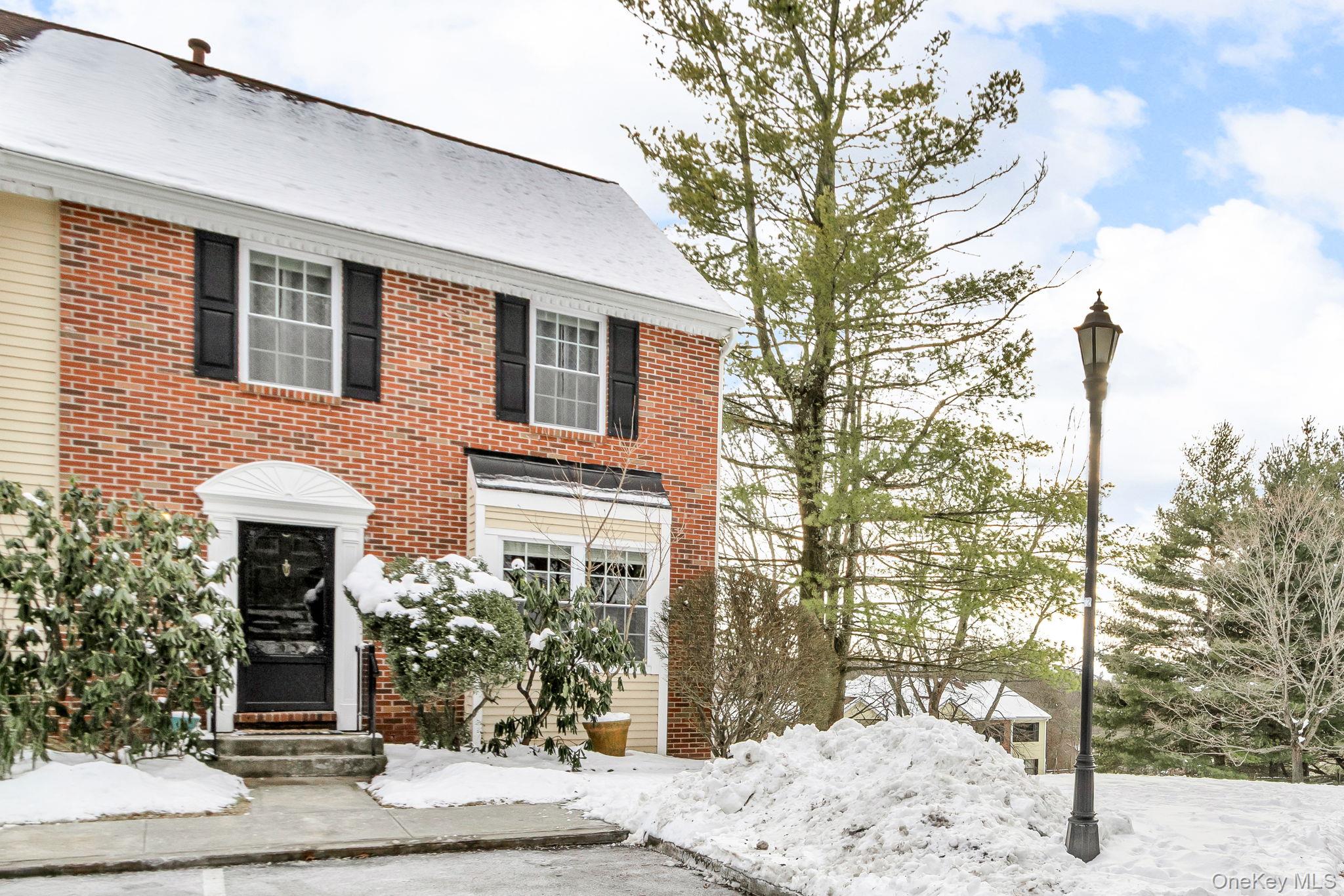 8 Cumberland Ct front view