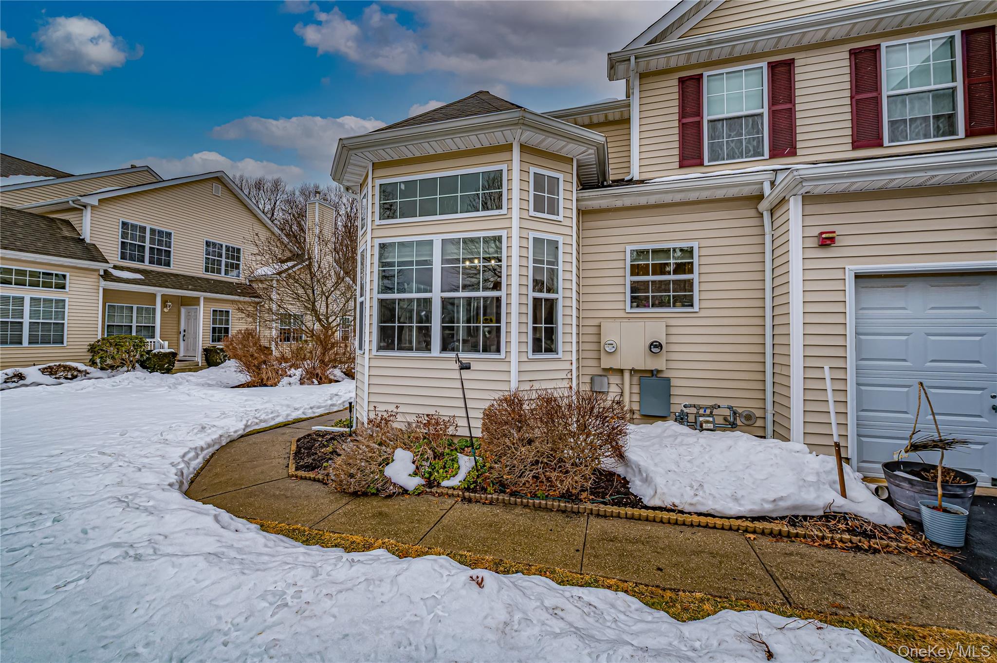 Welcome to 78 Cranberry Circle!One car garage and driveway
