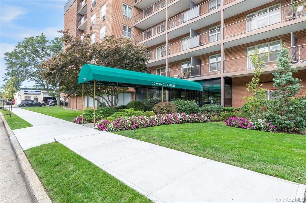 View of apartment building / complex