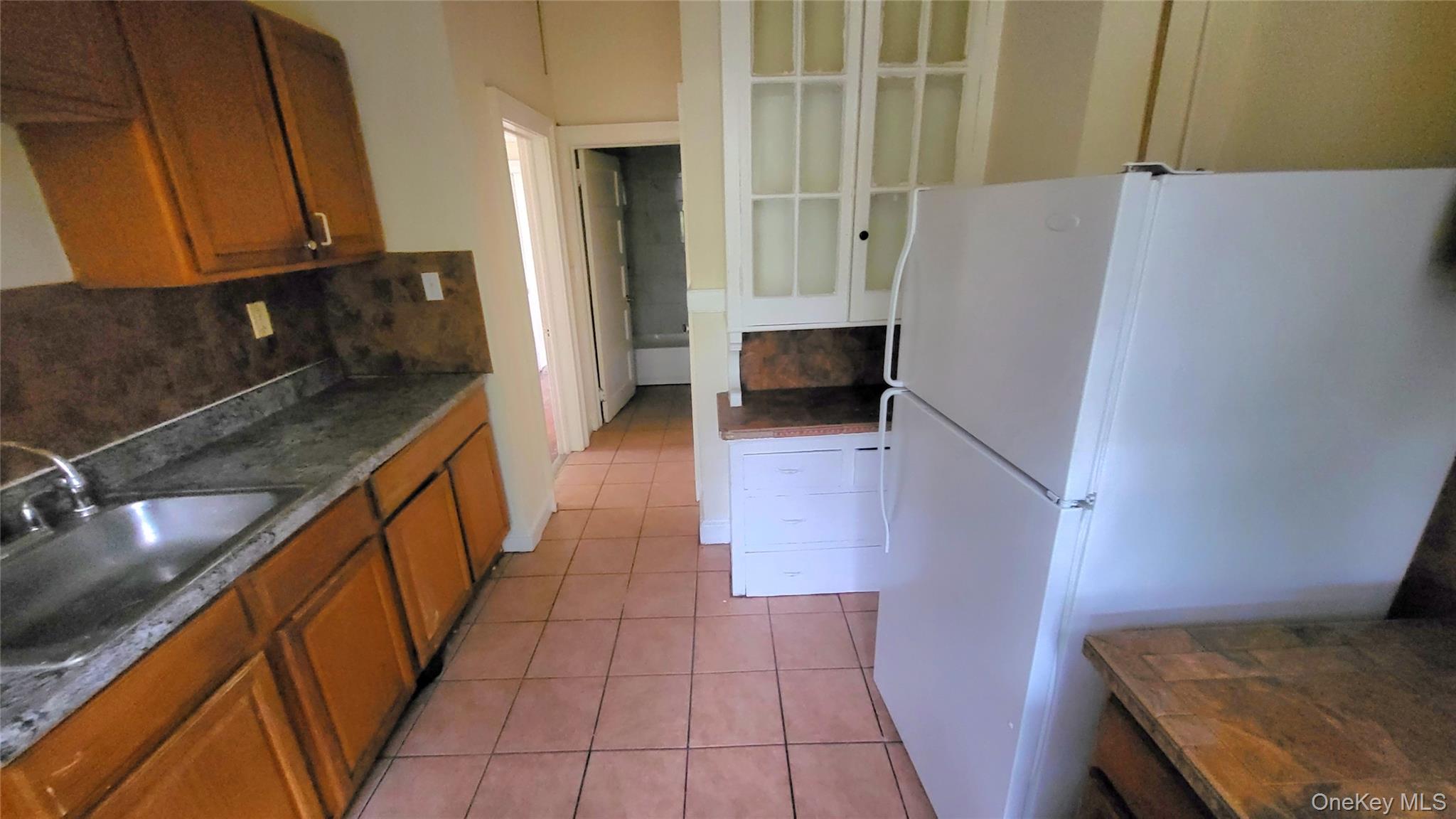 Entry Into Apt Through Front Door