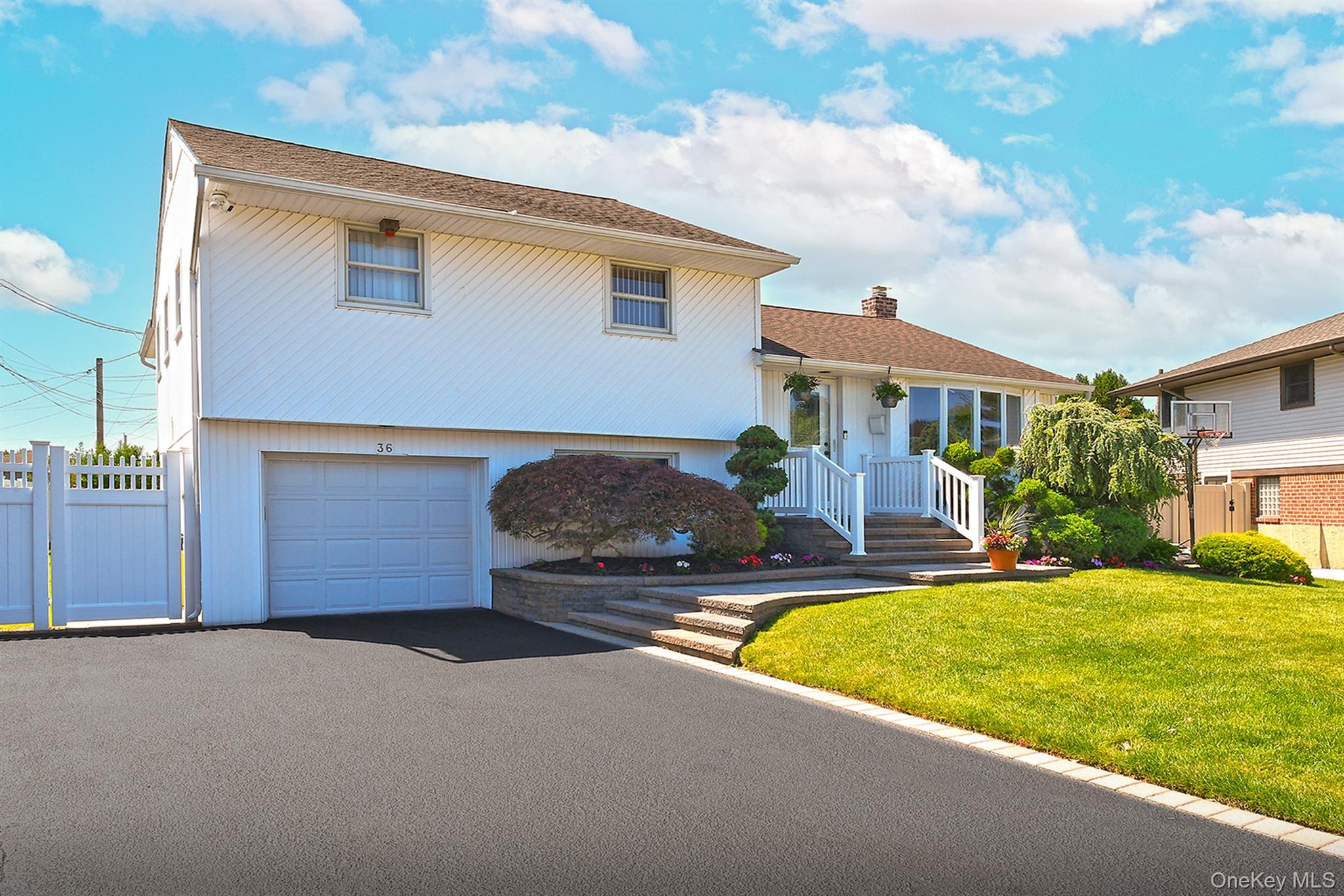 Perfectly Sealed Driveway With Brick Pavers