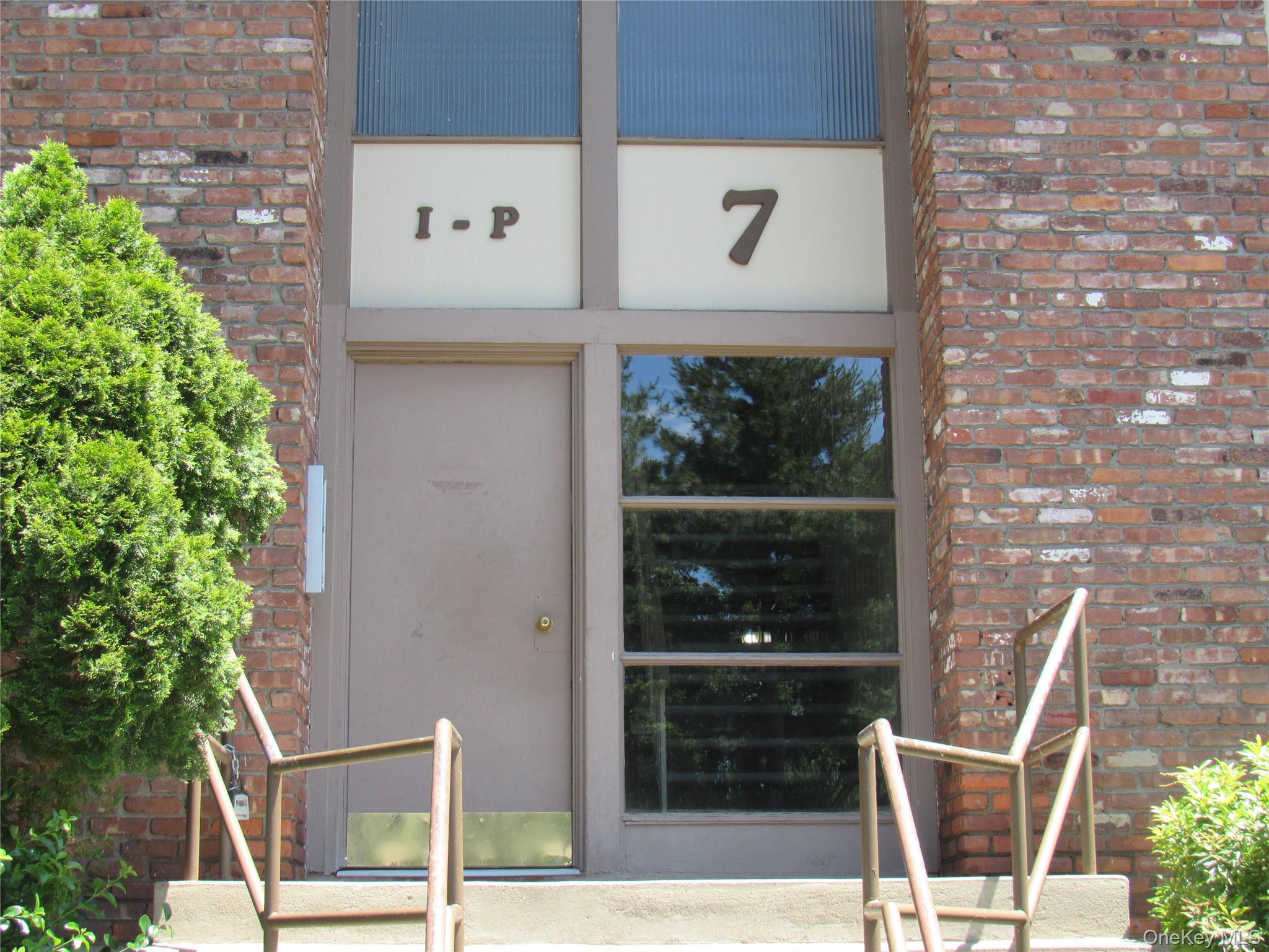 Welcome to 7 N. James Unit I