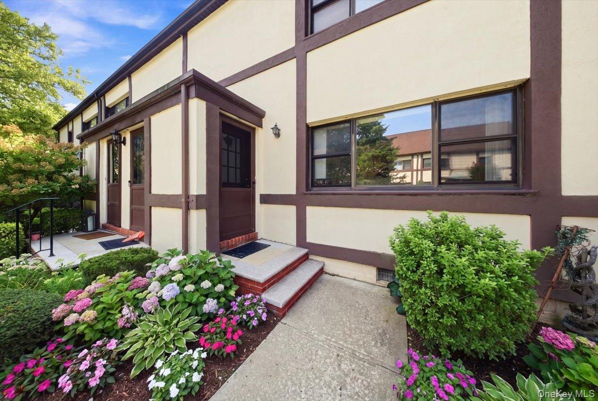 Welcome to 266 Cherry Valley Ave, Unit #B1