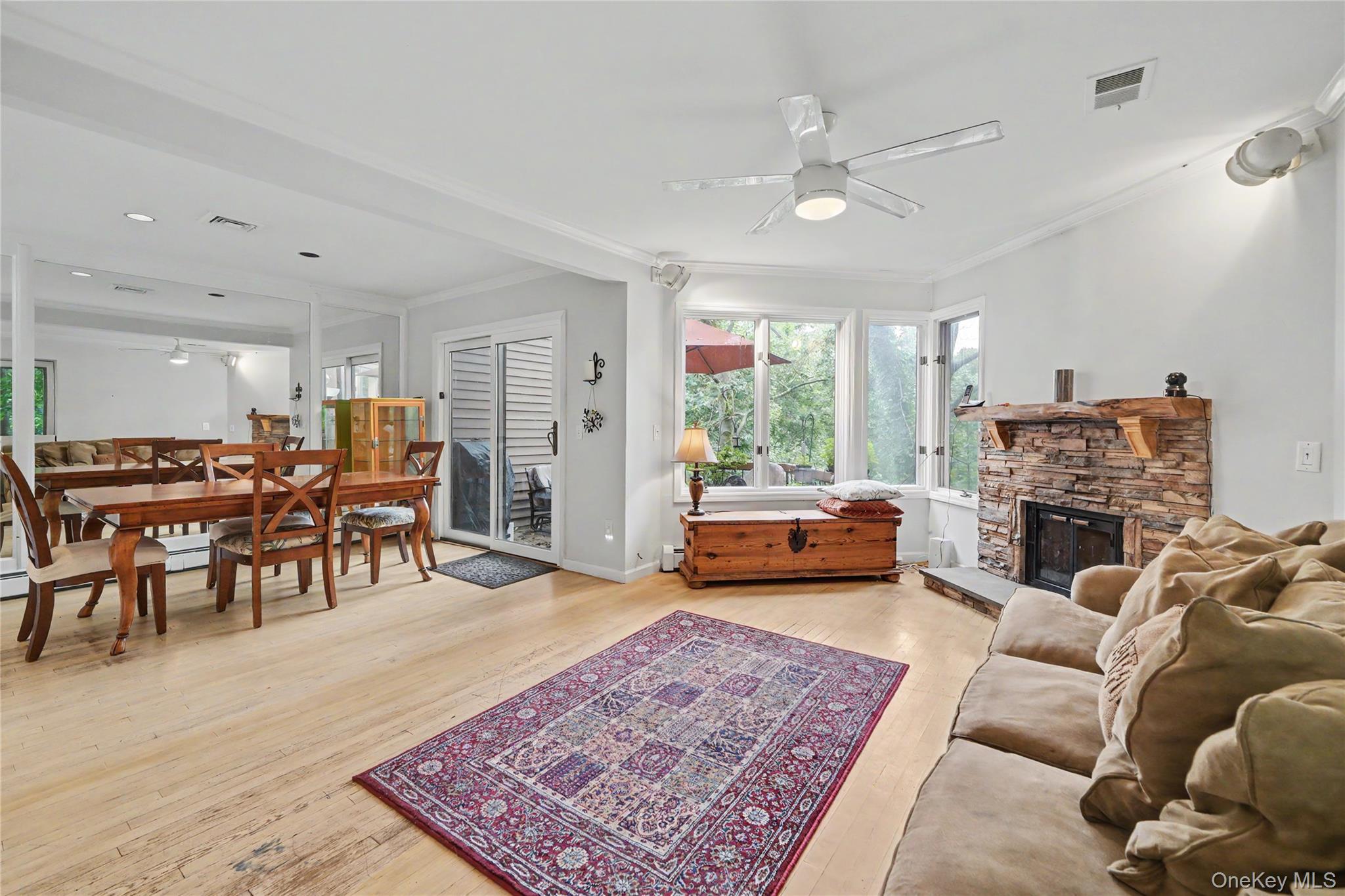 Living/dining areas