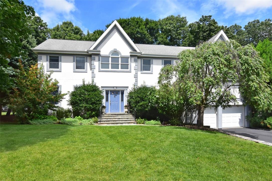 Welcome to 46 Roundabend Road, beautifully maintained and all the space you have been searching for!